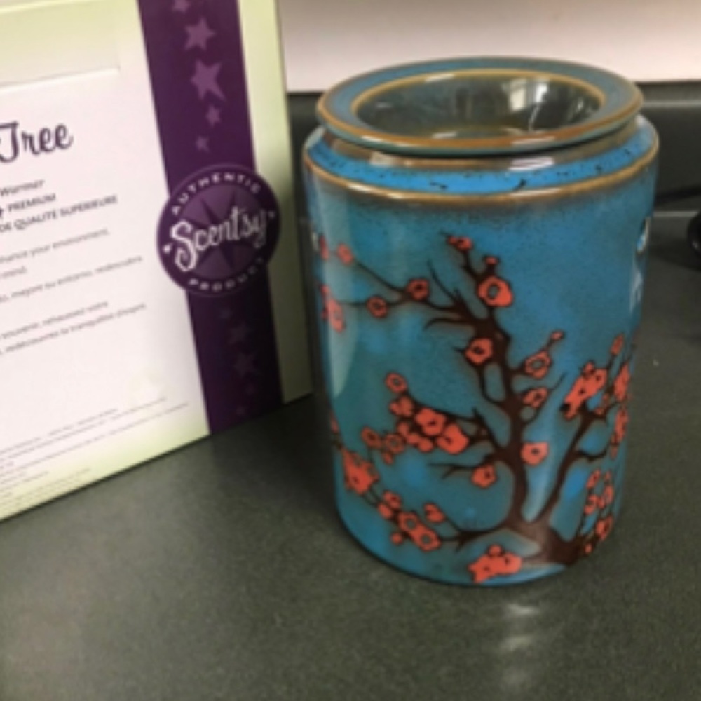 Retired Scentsy WOM Cherry Tree